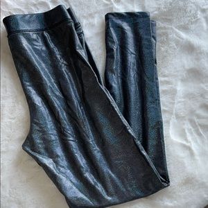 EUC VS Pink Leggings